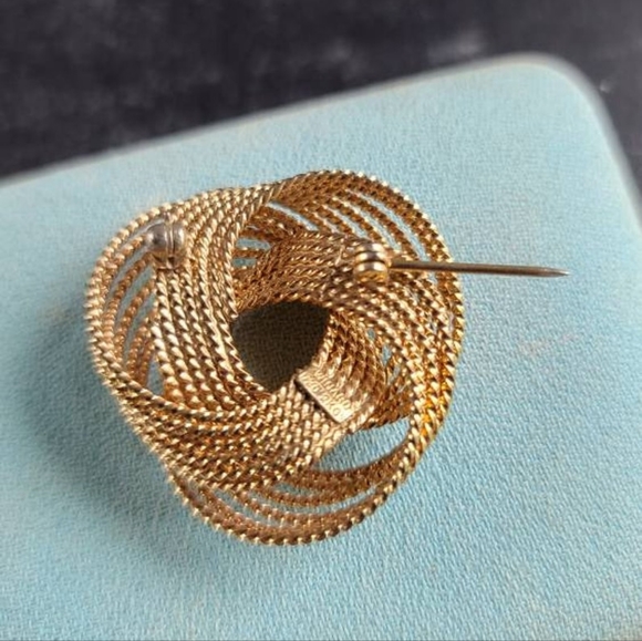 Winard 12K G.F. Entwined Rope Brooch - Picture 6 of 10